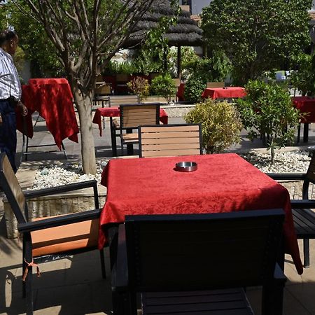Crown Hotel Джуба Экстерьер фото