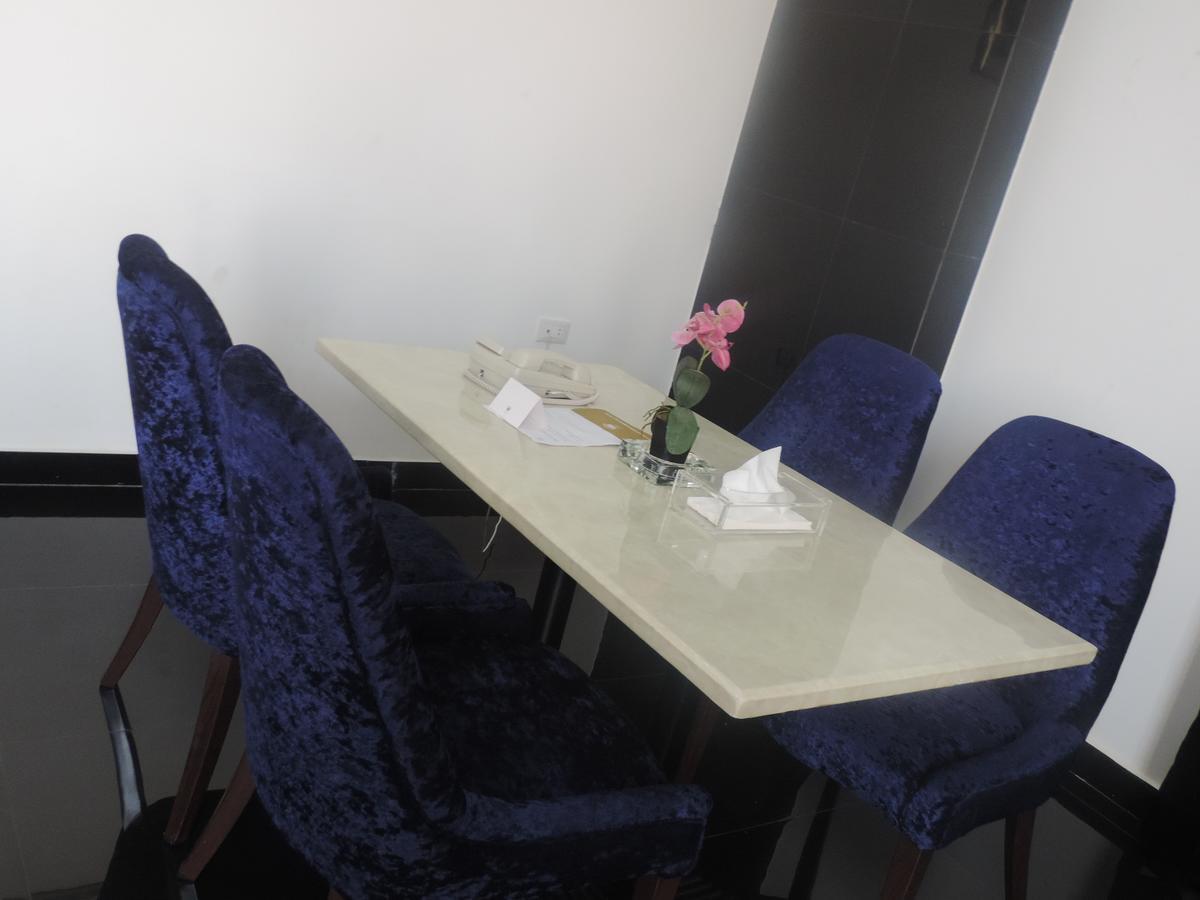 Crown Hotel Джуба Номер фото